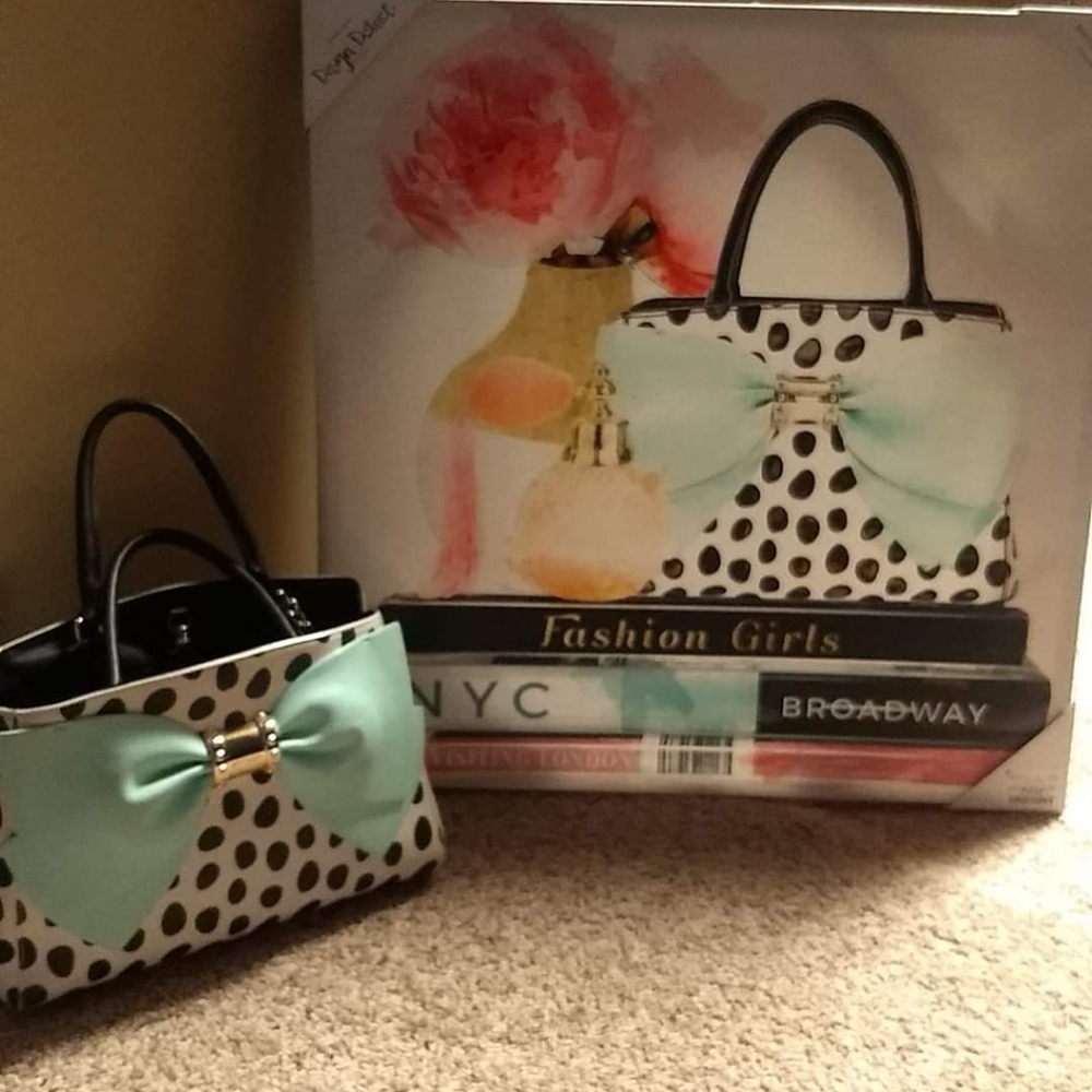 Meet your Poshmark Ambassador Tera